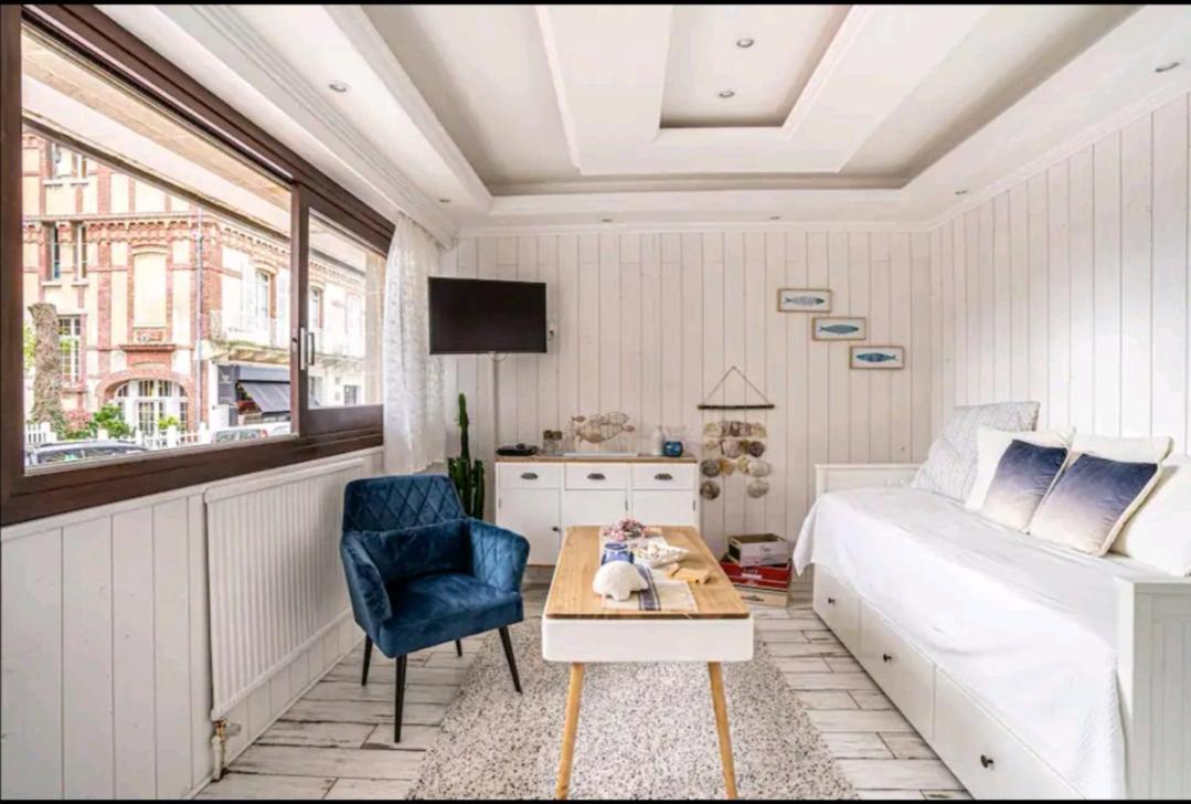 Deauville : Magnifique Studio En Face Du Casino ! Bagian luar foto
